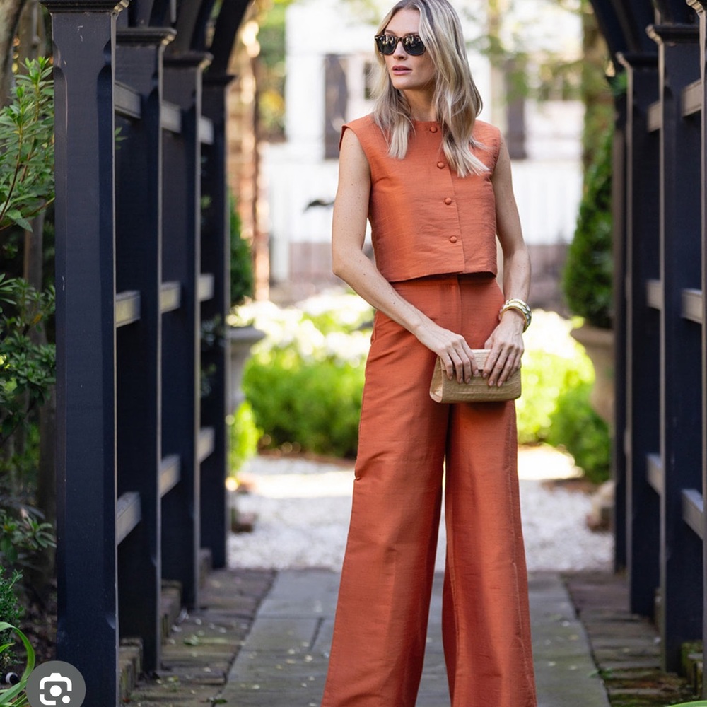 Julia Amory dupioni silk pants in small size
Color is copper
